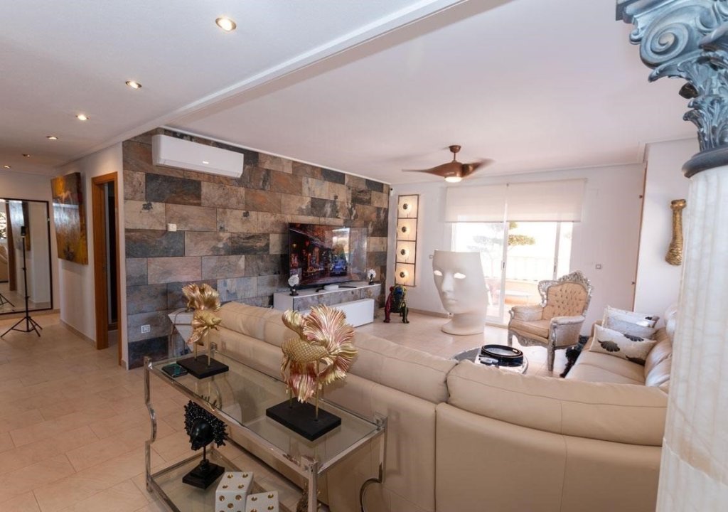 Resale - Apartment - Orihuela Costa - Los Dolses