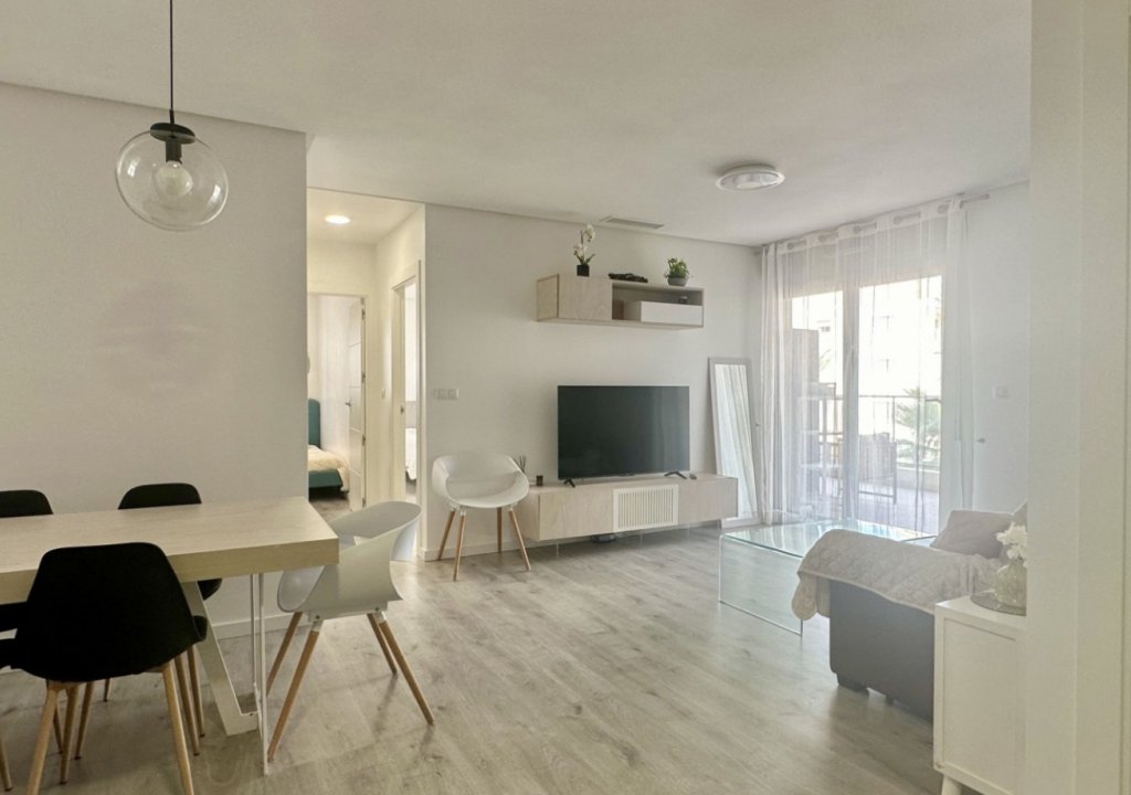 Resale - Apartment - Orihuela Costa - Villamartín