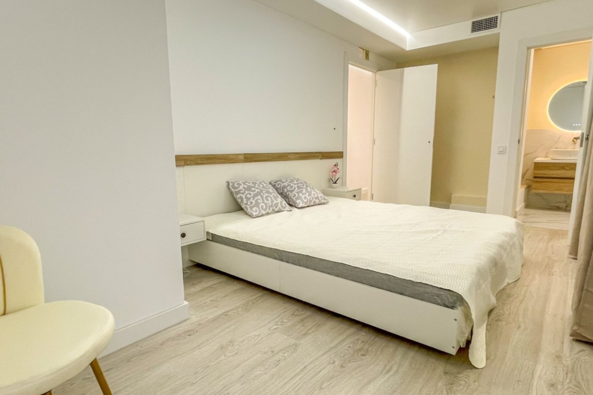 Resale - Apartment - Torrevieja - El Acequión - Los Náufragos
