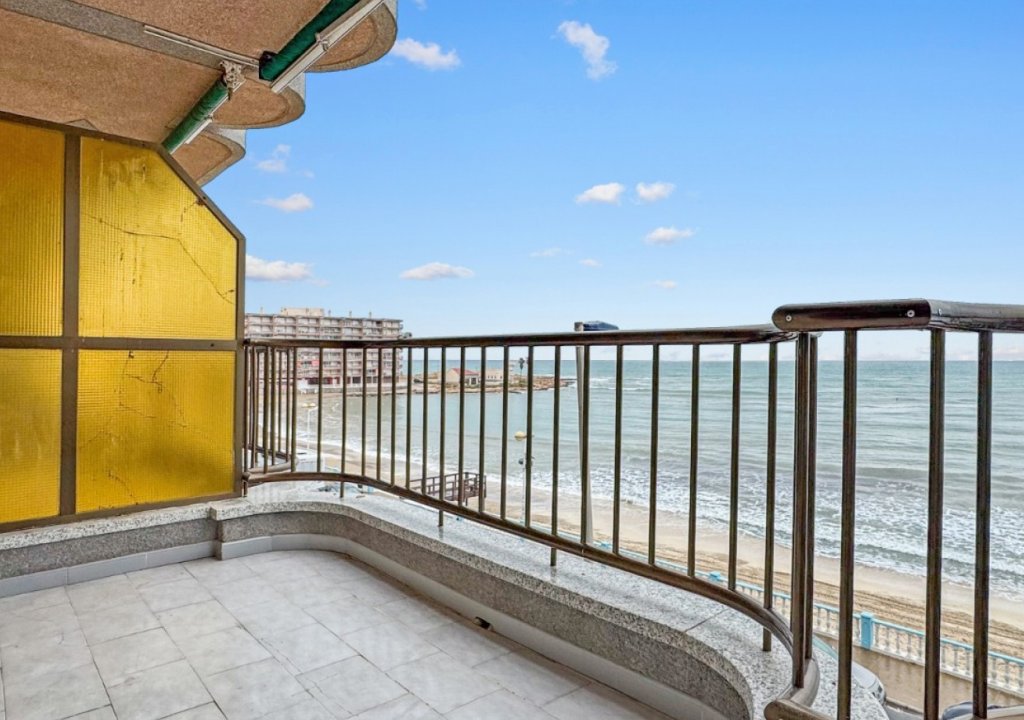 Resale - Apartment - Torrevieja - Playa de los Locos