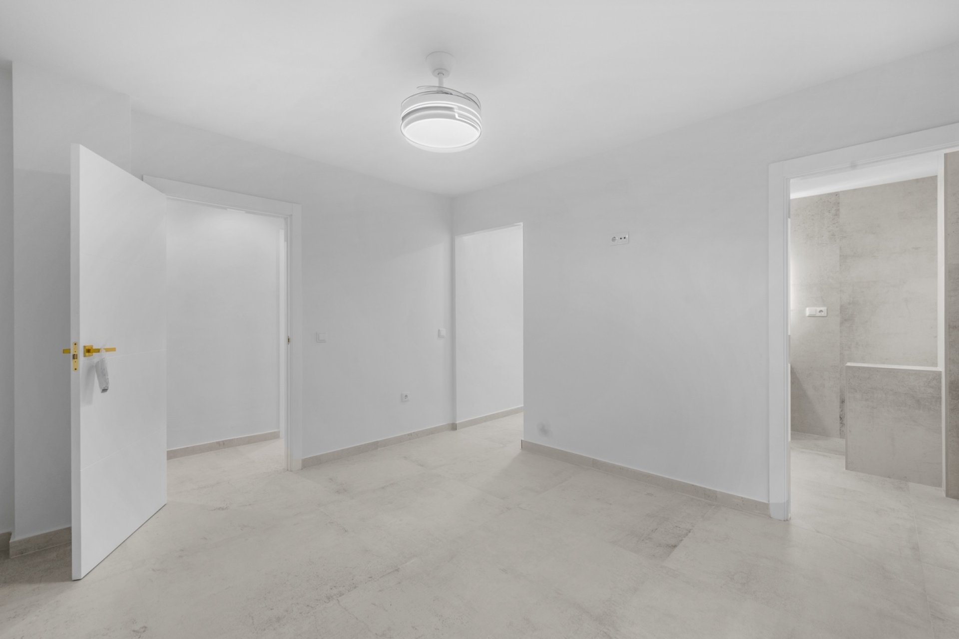 Resale - Apartment - Torrevieja - Playa del Acequión