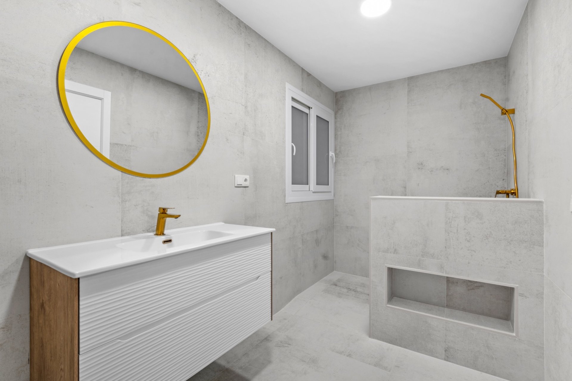 Resale - Apartment - Torrevieja - Playa del Acequión