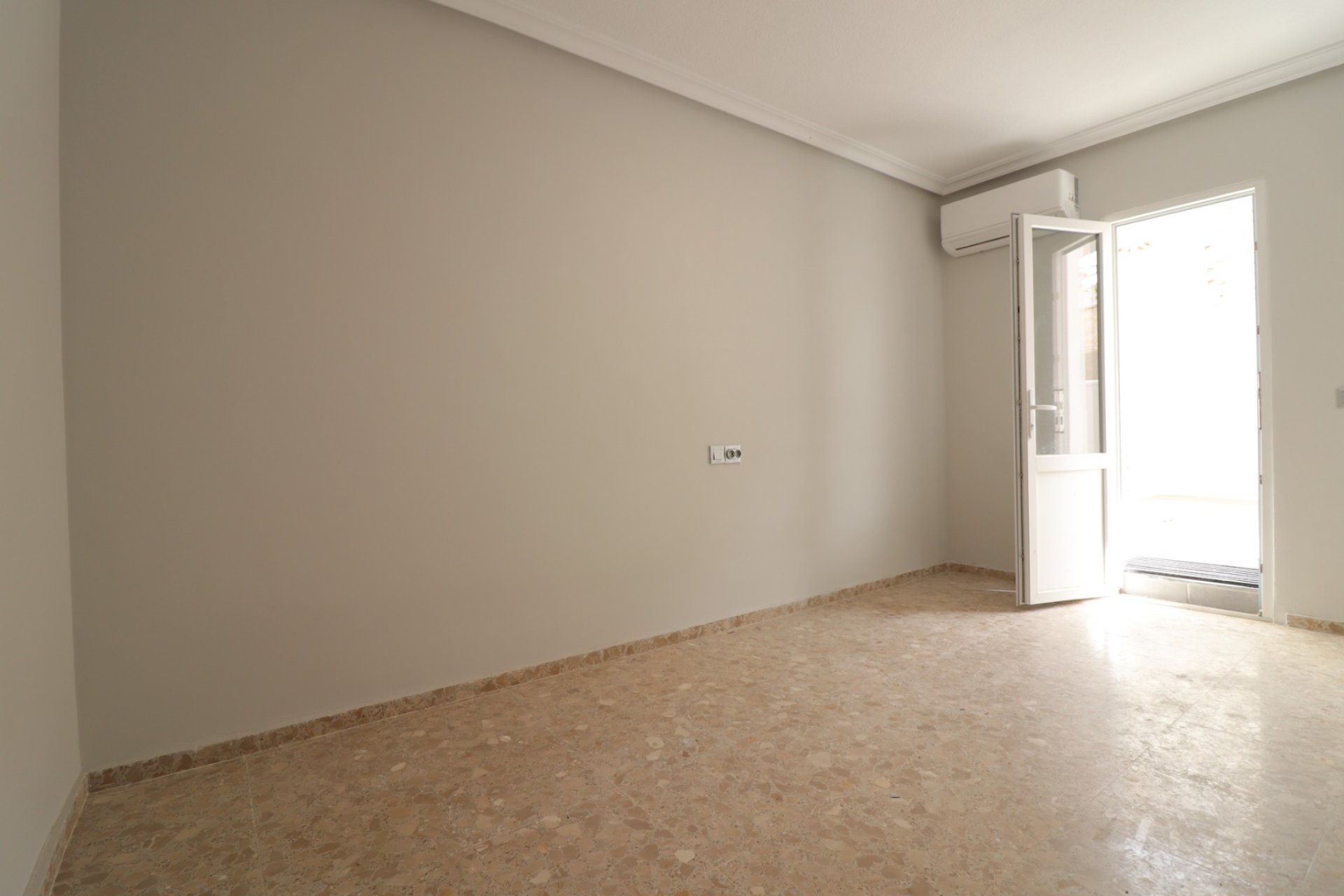 Resale - Apartment - Torrevieja - Torre La Mata