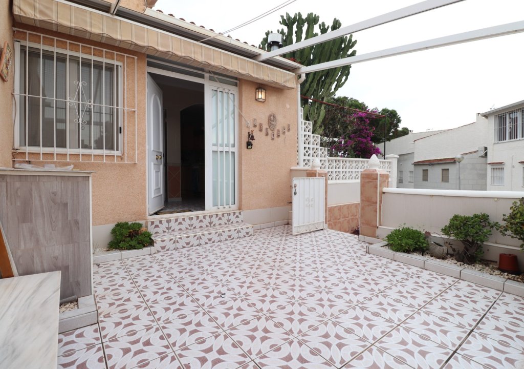Resale - Chalet - Guardamar del Segura - El Moncayo
