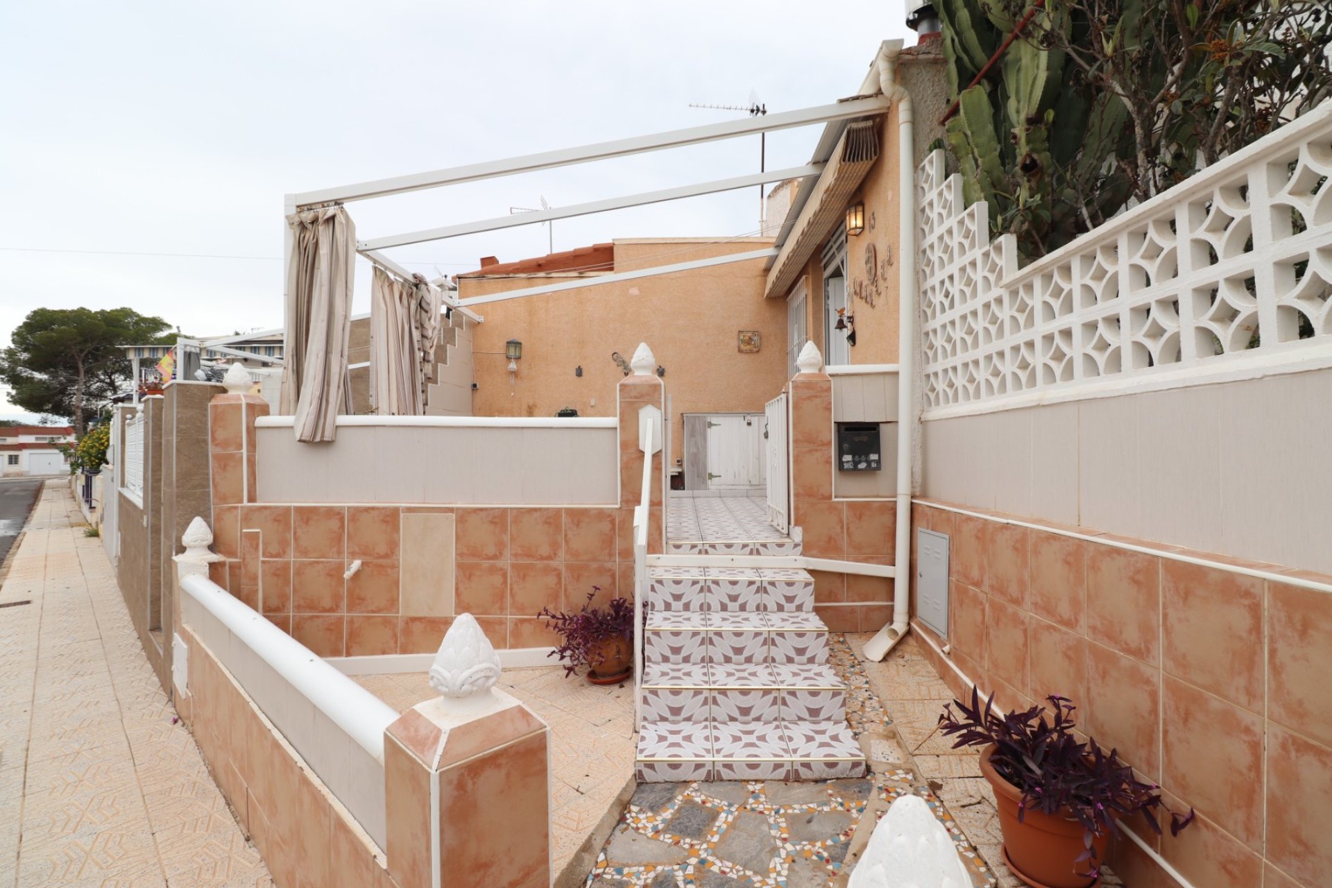 Resale - Chalet - Guardamar del Segura - El Moncayo