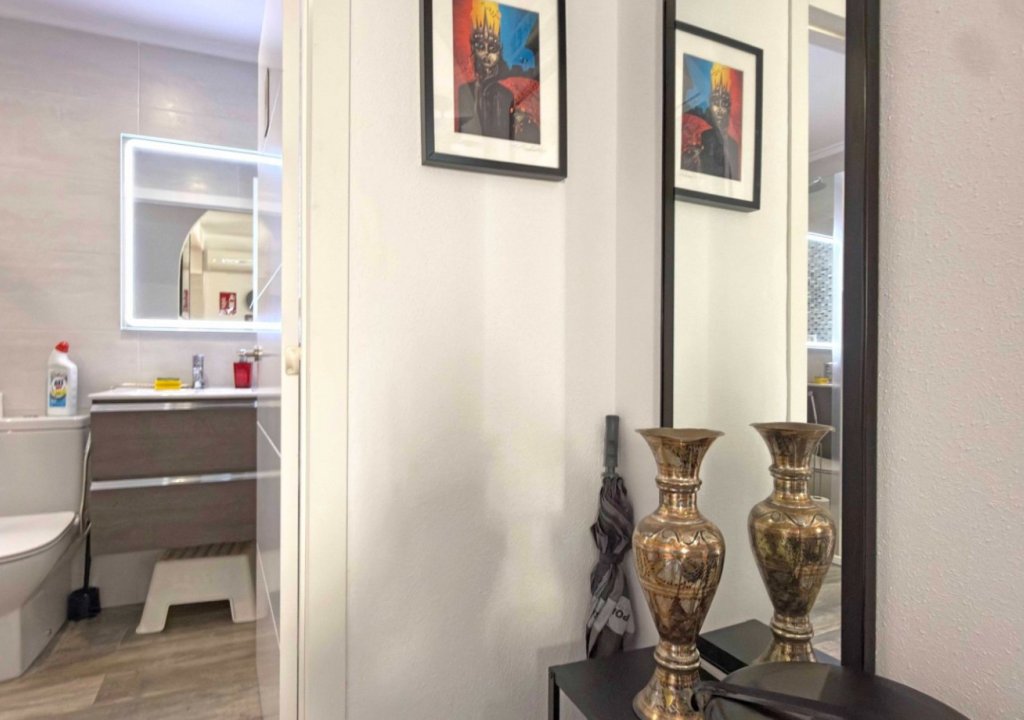 Resale - Chalet - Orihuela Costa - La Zenia