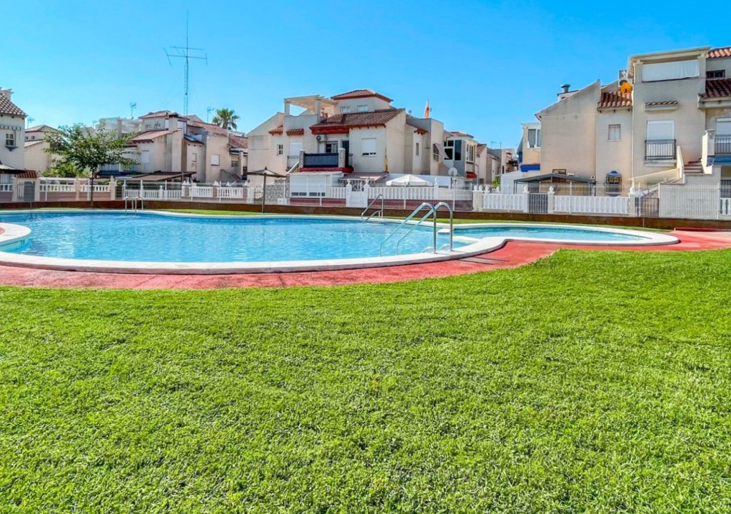 Resale - Chalet - Orihuela Costa - Playa Flamenca