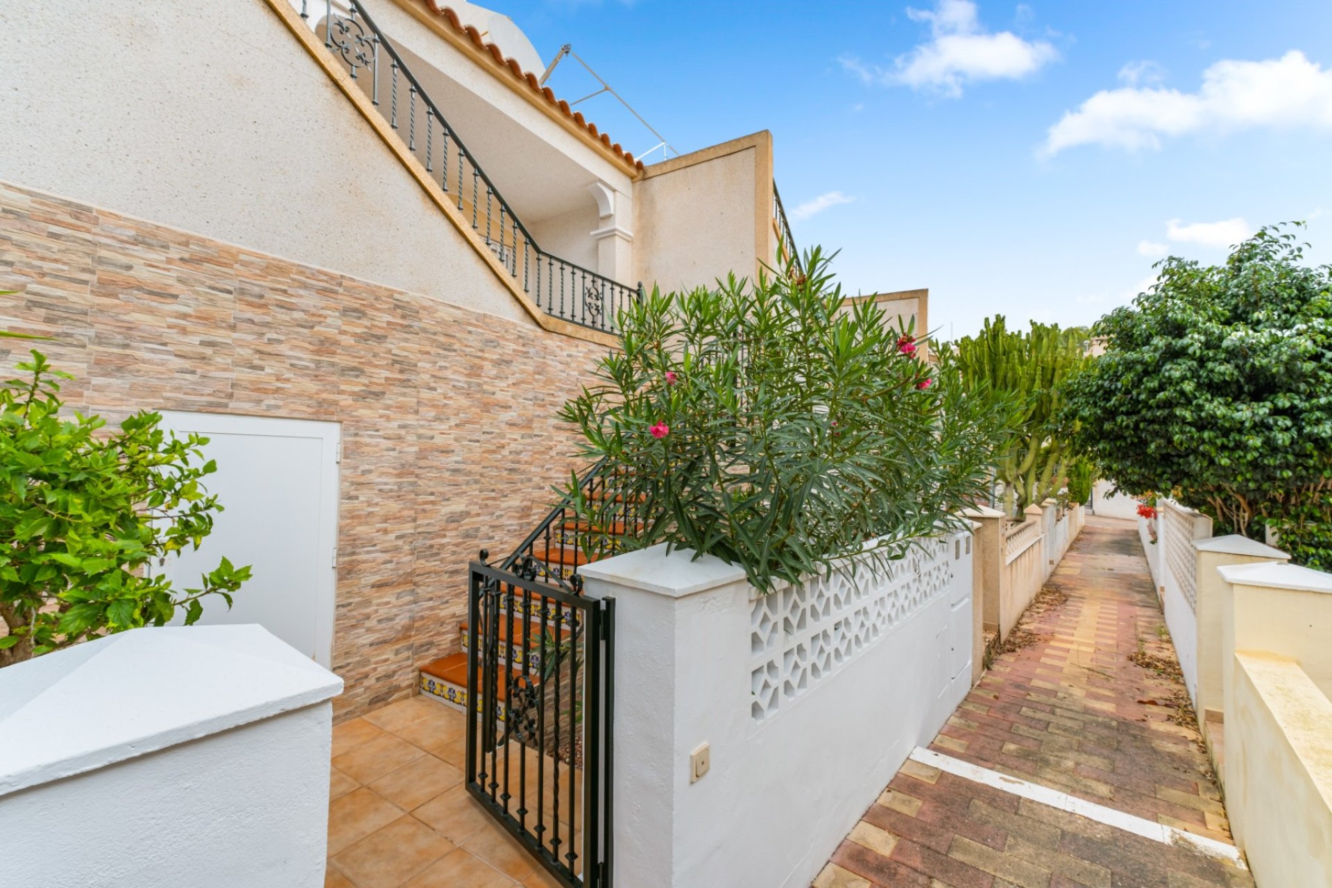 Resale - Chalet - Orihuela Costa - Villamartin
