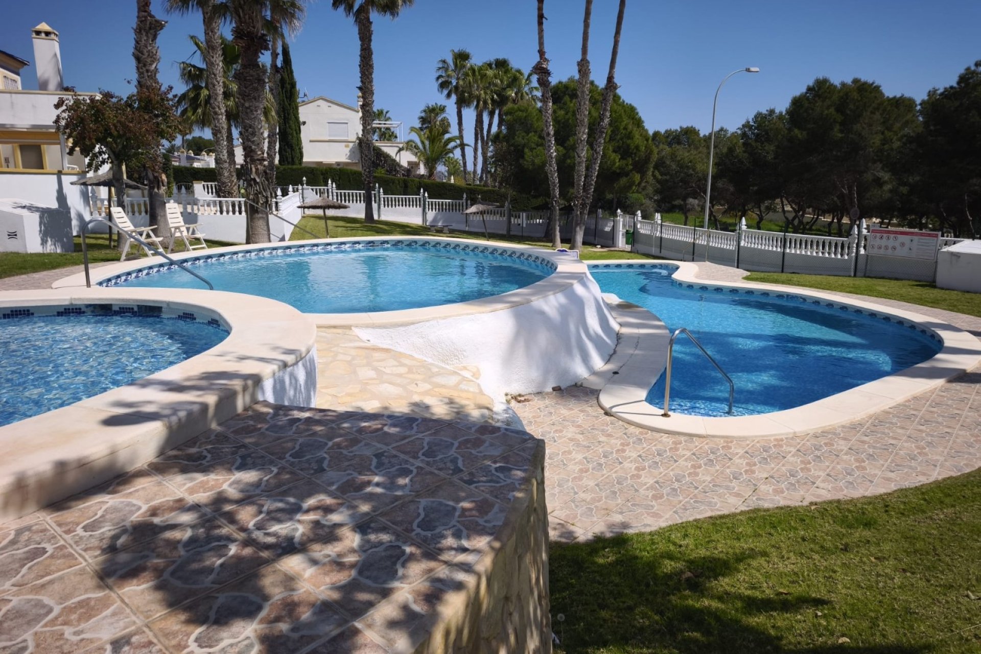Resale - Chalet - Orihuela Costa - Villamartin