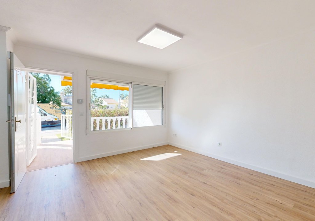 Resale - Chalet - Orihuela Costa - Villamartín