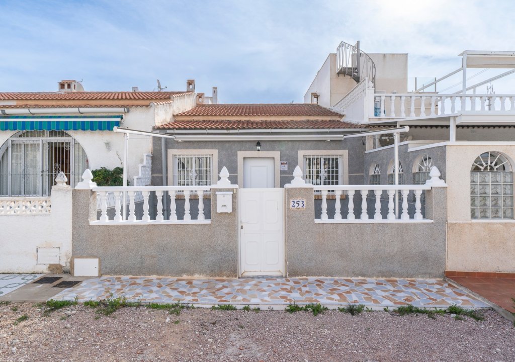 Resale - Chalet - Torrevieja - El chaparral
