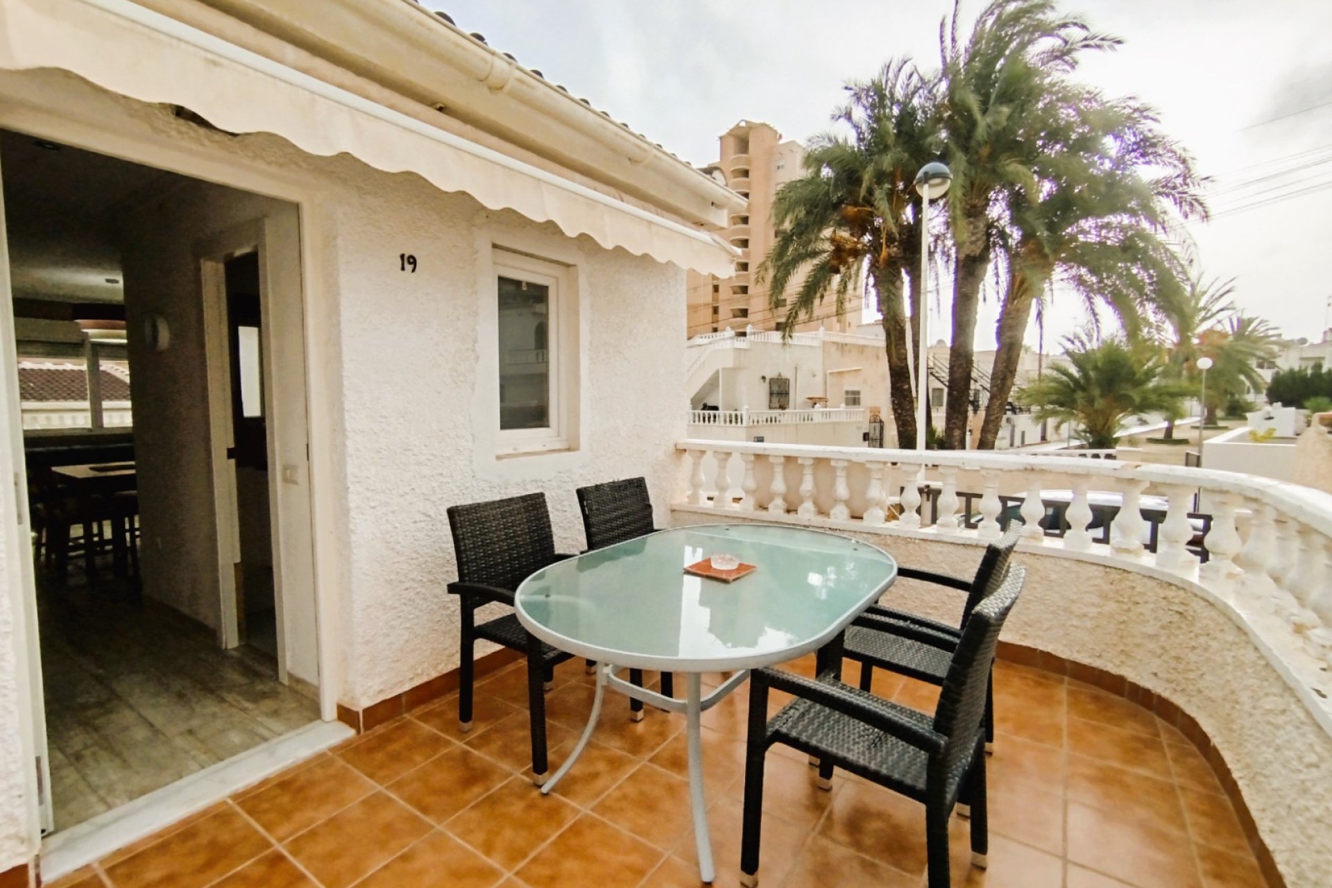 Resale - Chalet - Torrevieja - La Mata