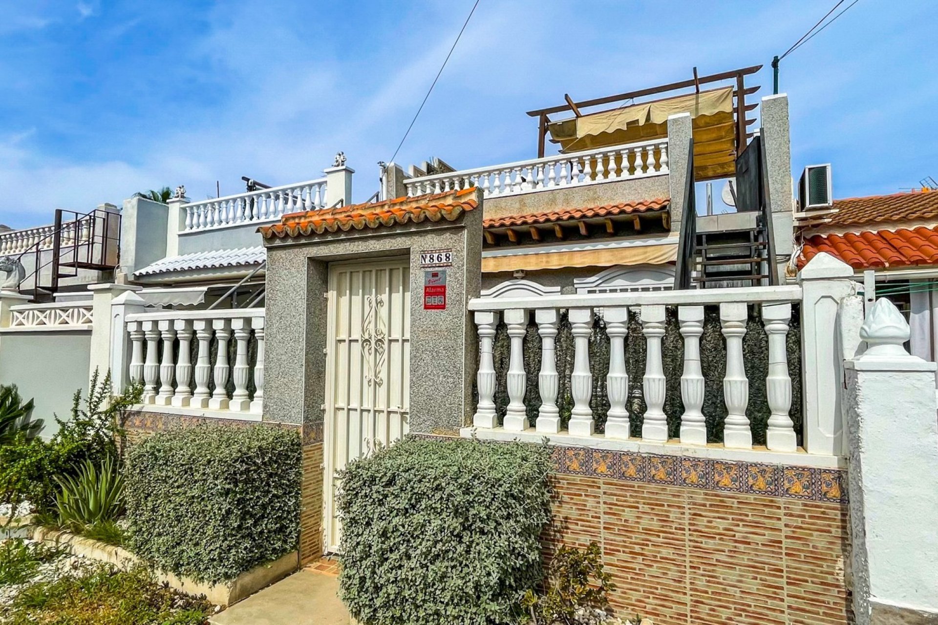 Resale - Chalet - Torrevieja - La Siesta - El Salado -  Torreta
