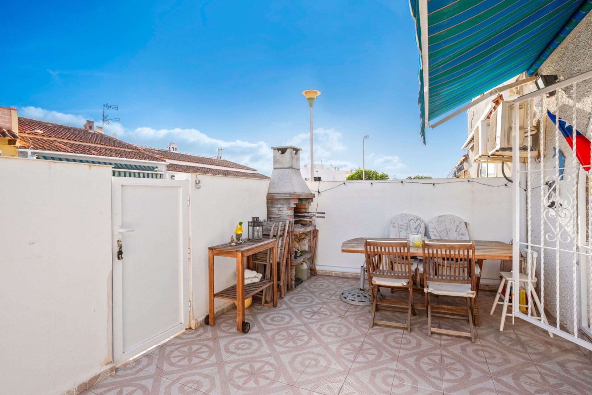 Resale - Chalet - Torrevieja - La Siesta