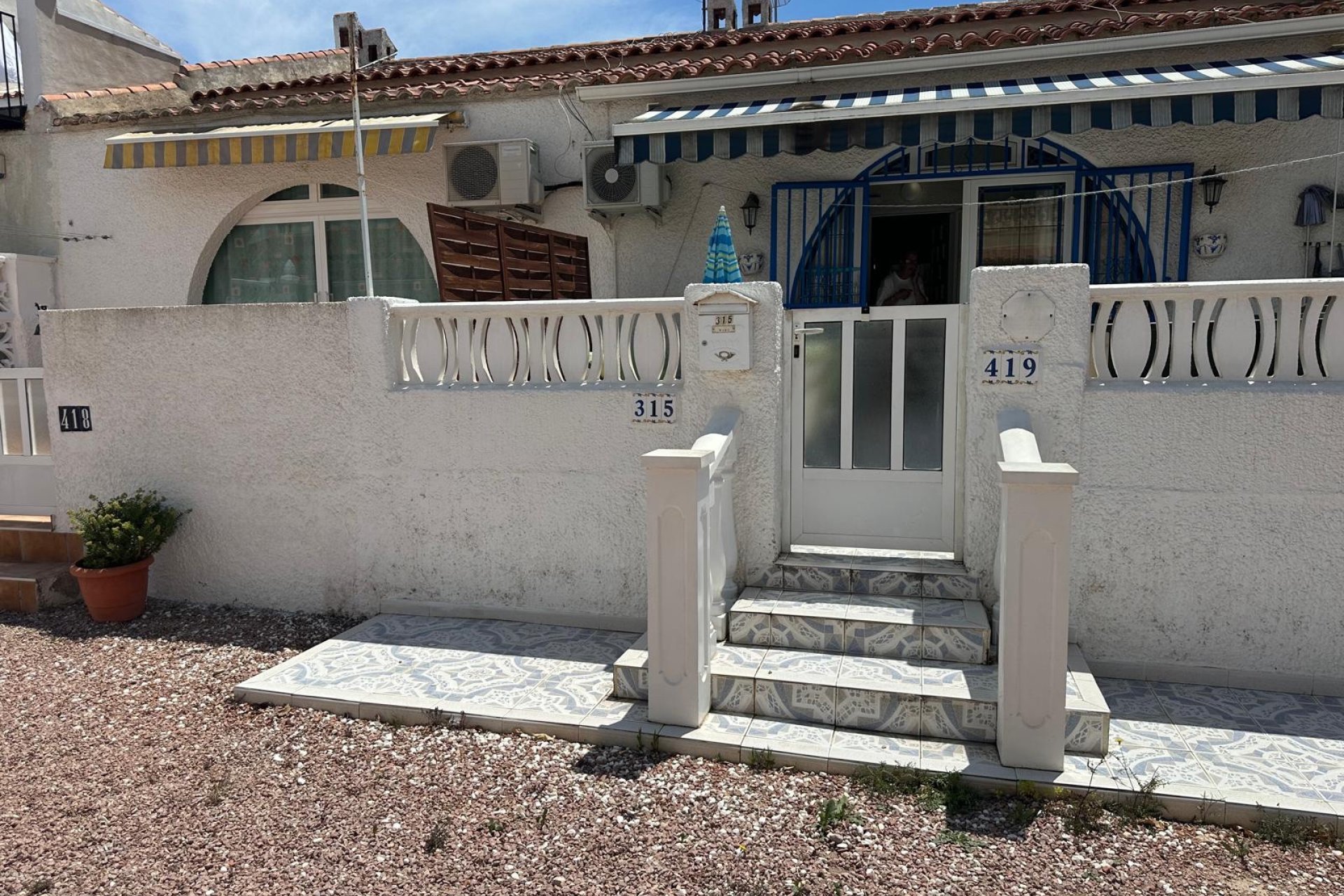 Resale - Chalet - Torrevieja - Urbanización San Luis