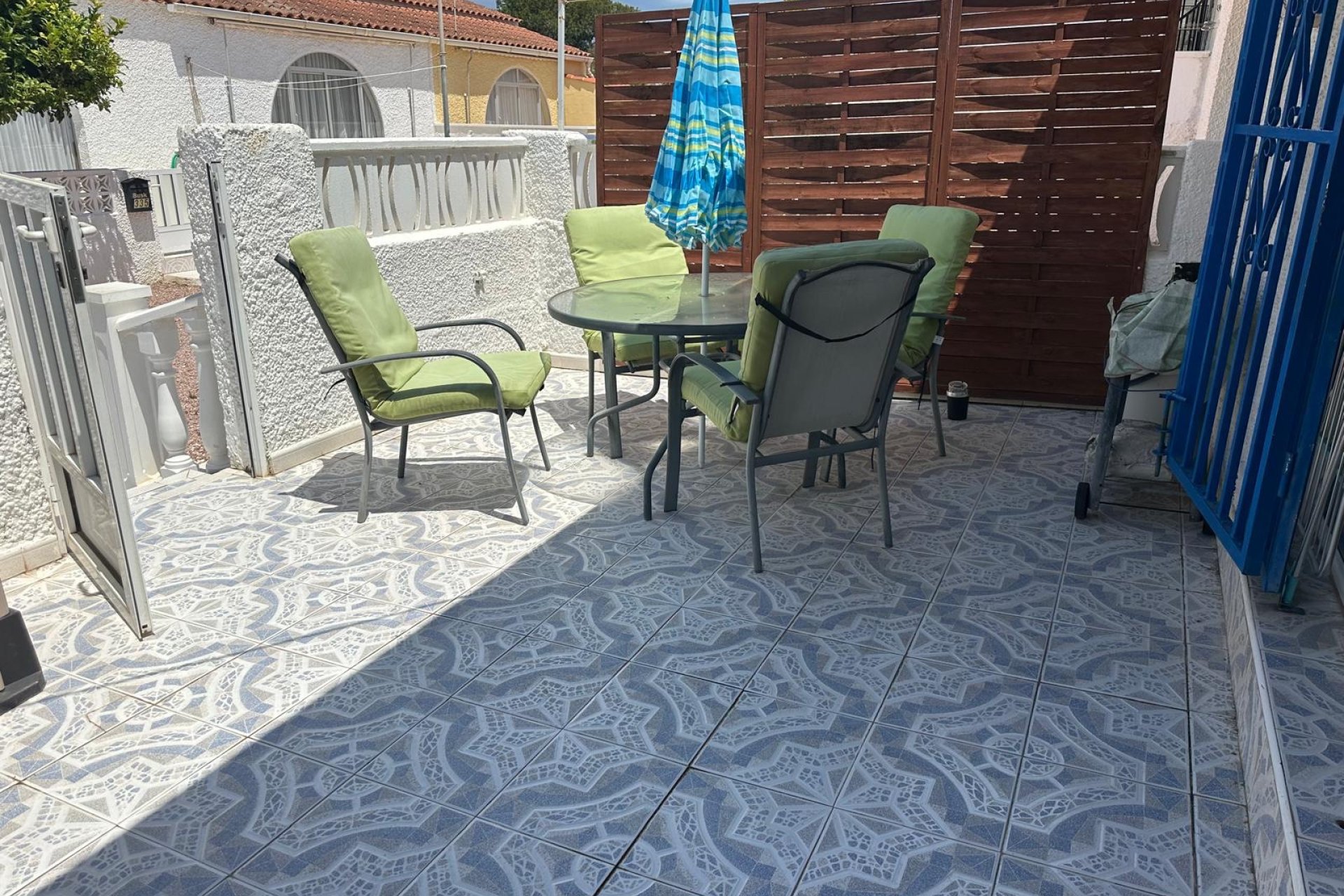 Resale - Chalet - Torrevieja - Urbanización San Luis