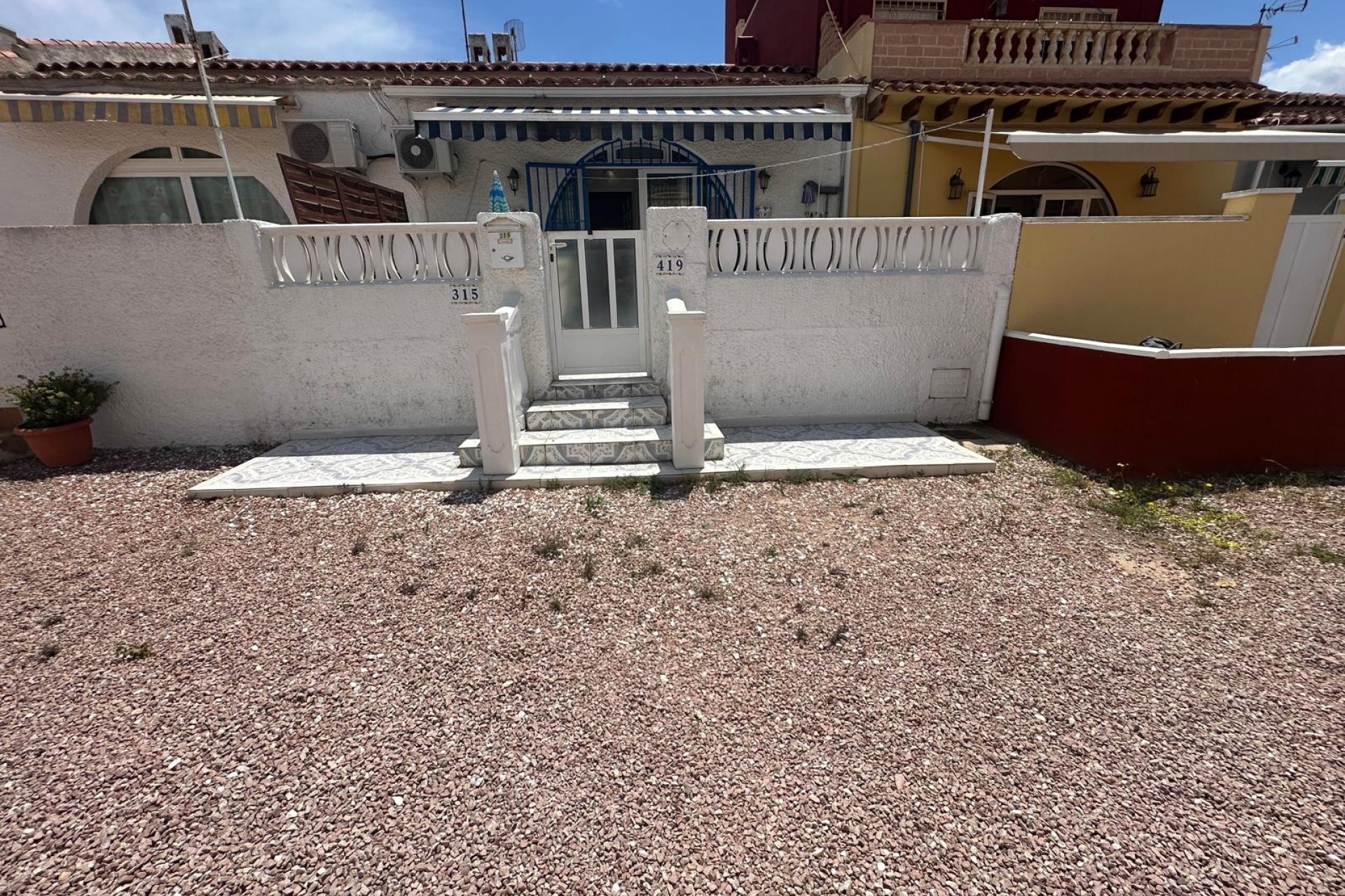 Resale - Chalet - Torrevieja - Urbanización San Luis
