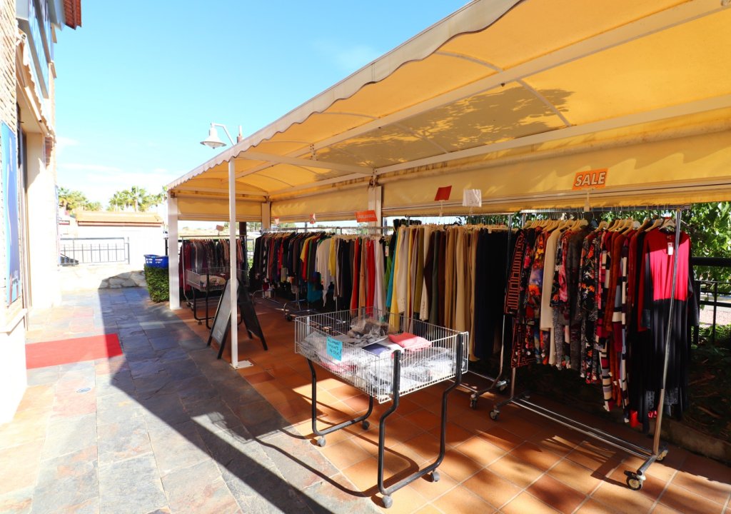 Resale - Commercial - Algorfa - La Finca Golf Resort