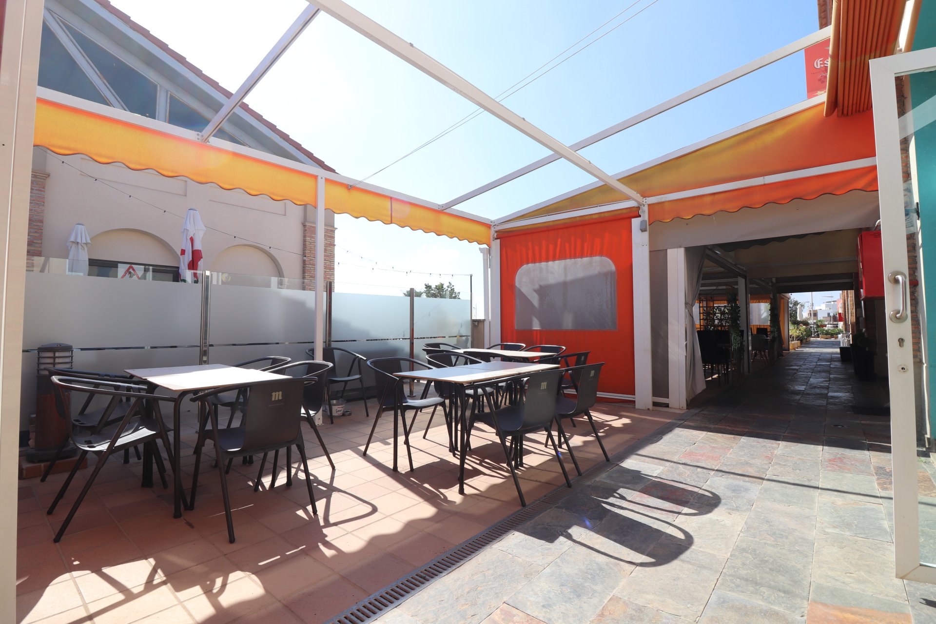 Resale - Commercial (Freehold) - Algorfa - La Finca Golf Resort