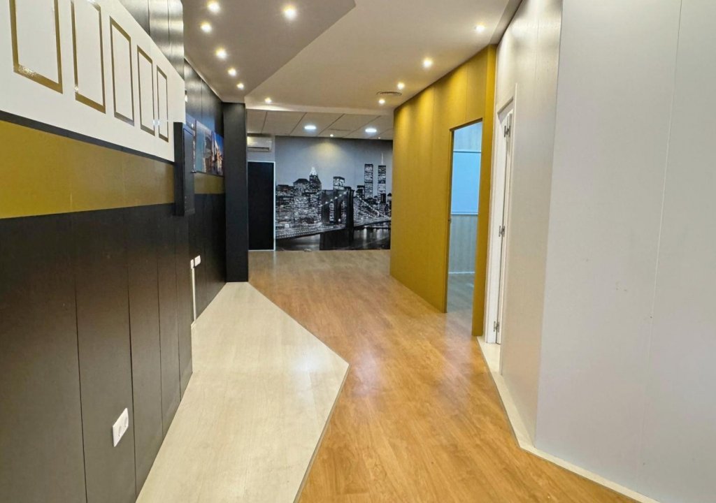 Resale - Commercial - Guardamar del Segura - Centro
