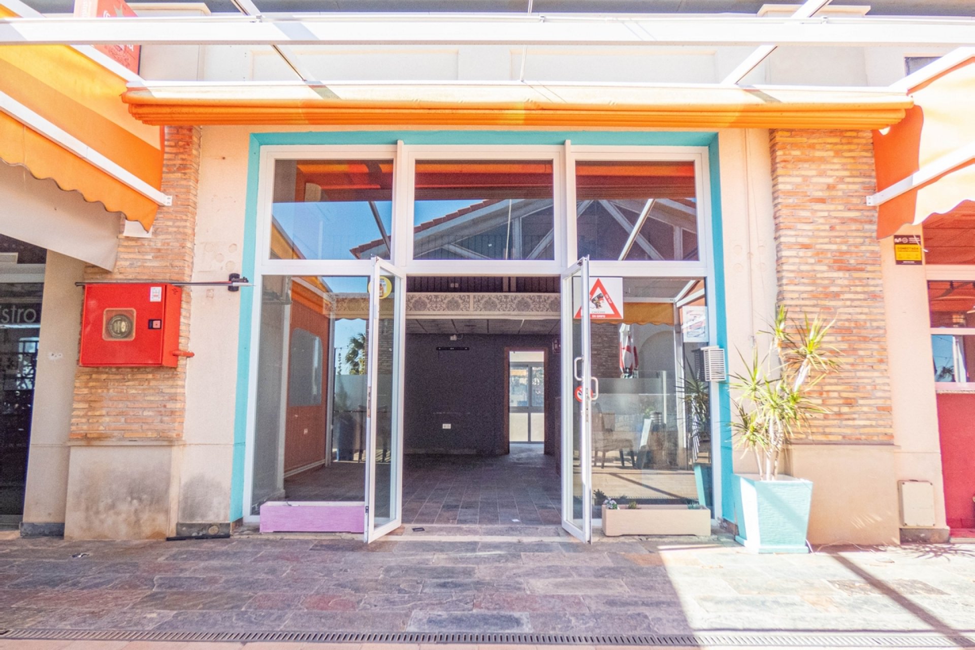 Resale - Commercial - La Finca Golf - Algorfa