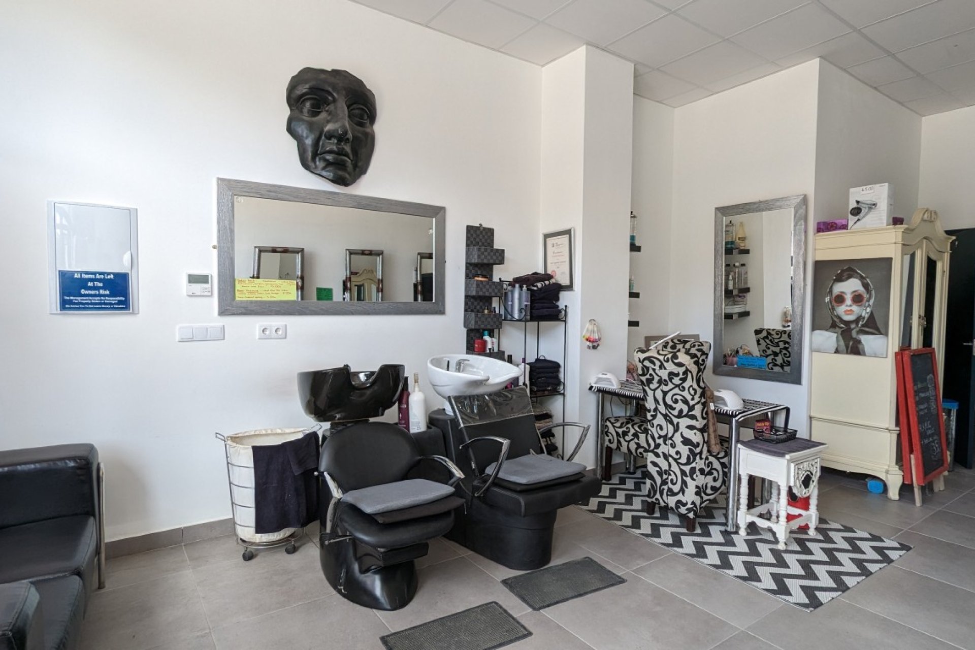 Resale - Commercial - Lo Crispin