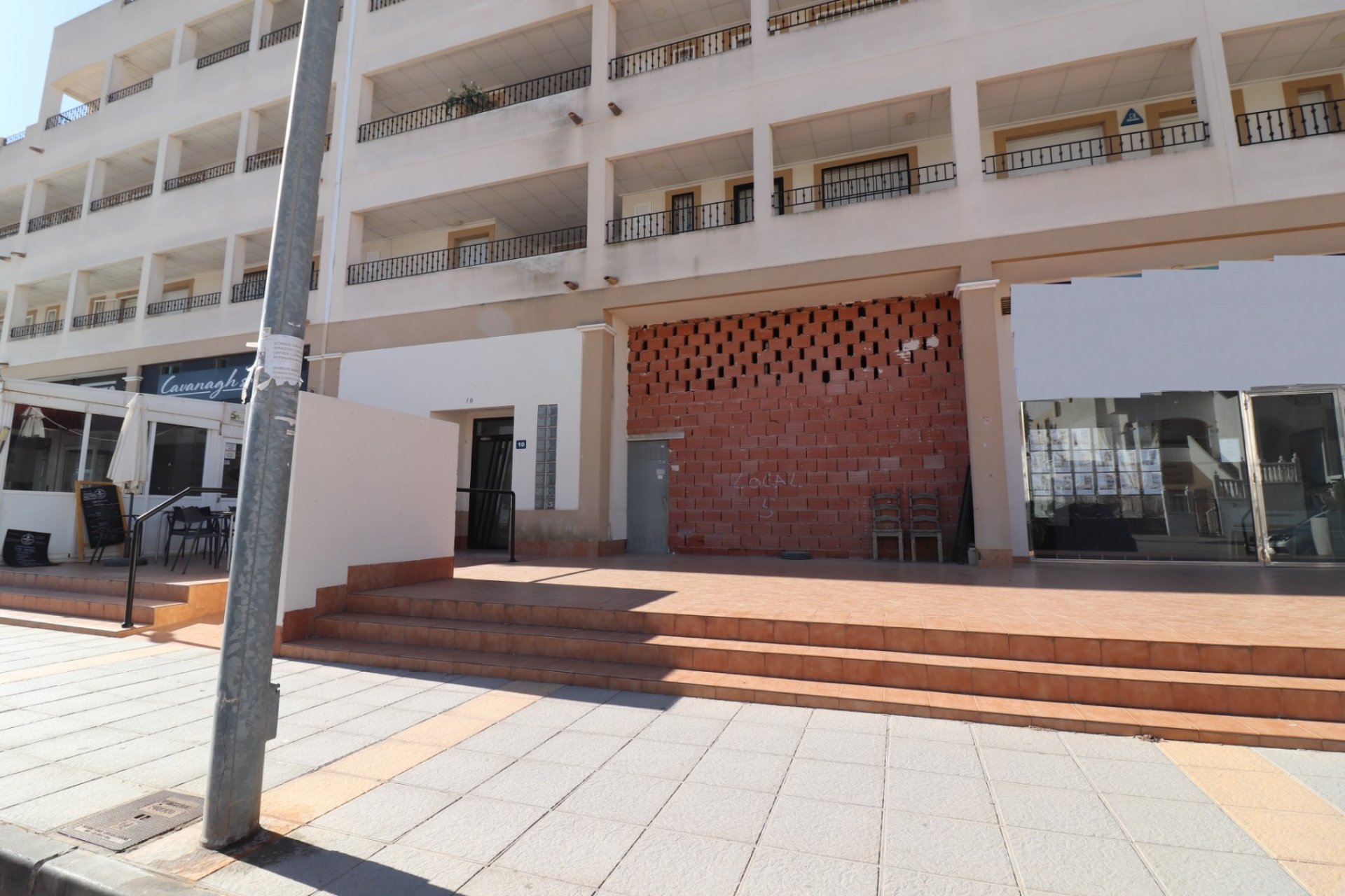 Resale - Commercial - Los Montesinos - Entre Naranjos / Vistabella Golf
