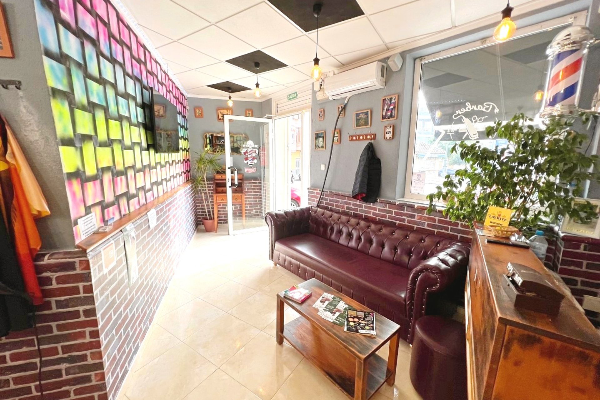 Resale - Commercial space - Guardamar del Segura