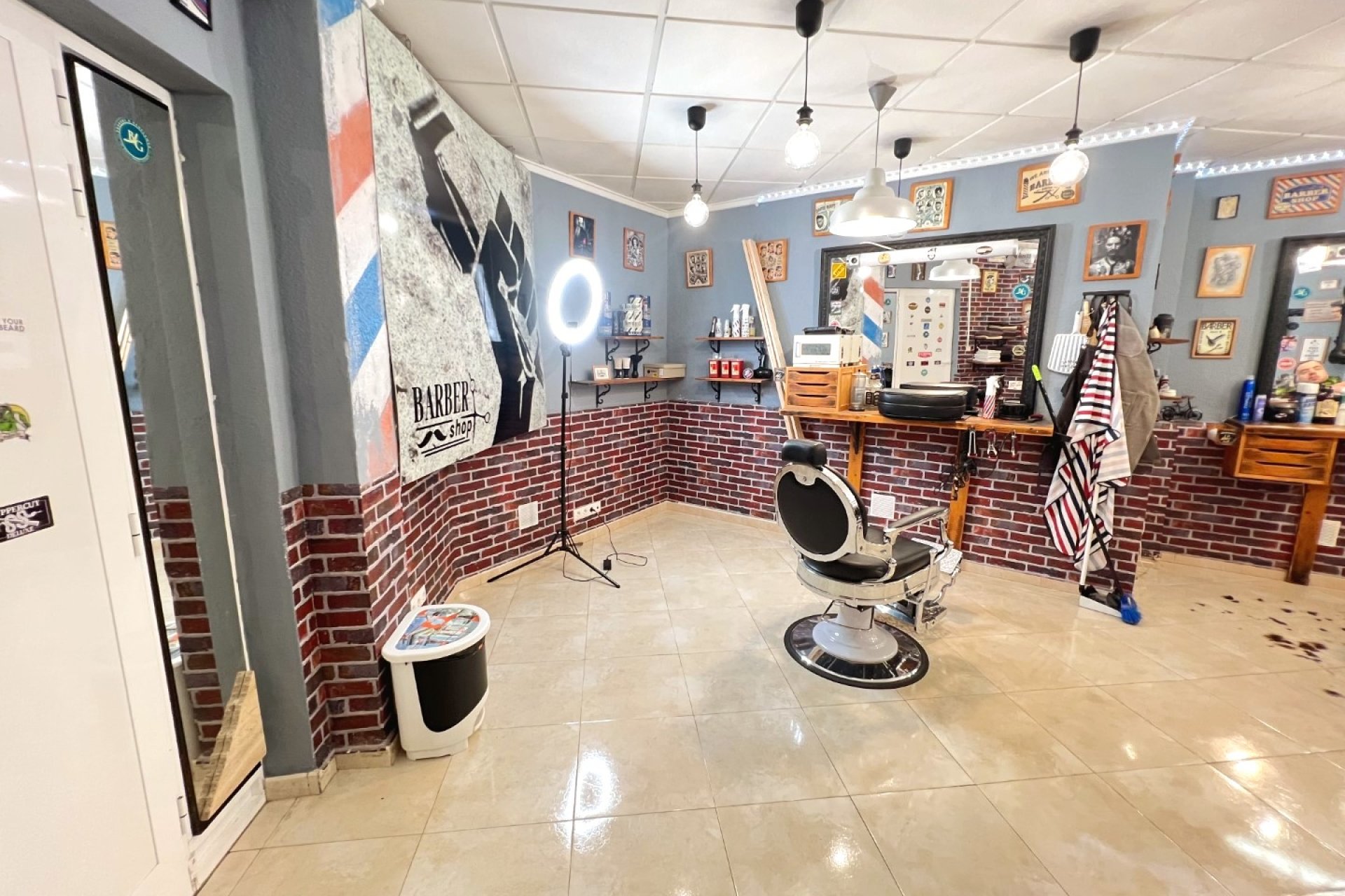 Resale - Commercial space - Guardamar del Segura