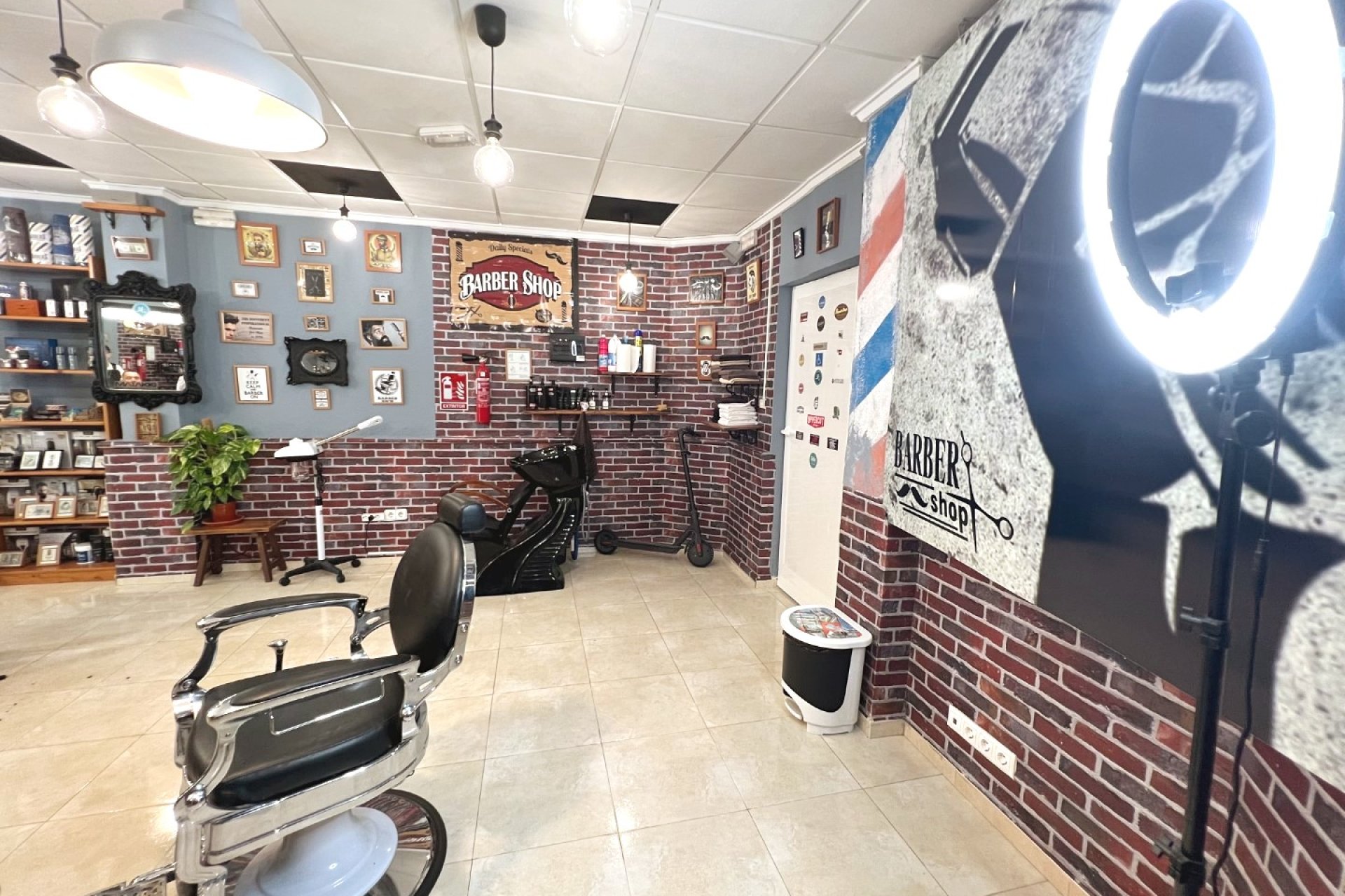 Resale - Commercial space - Guardamar del Segura