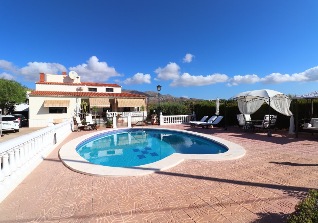 Resale - Country property  - Crevillente - Crevillente - Country