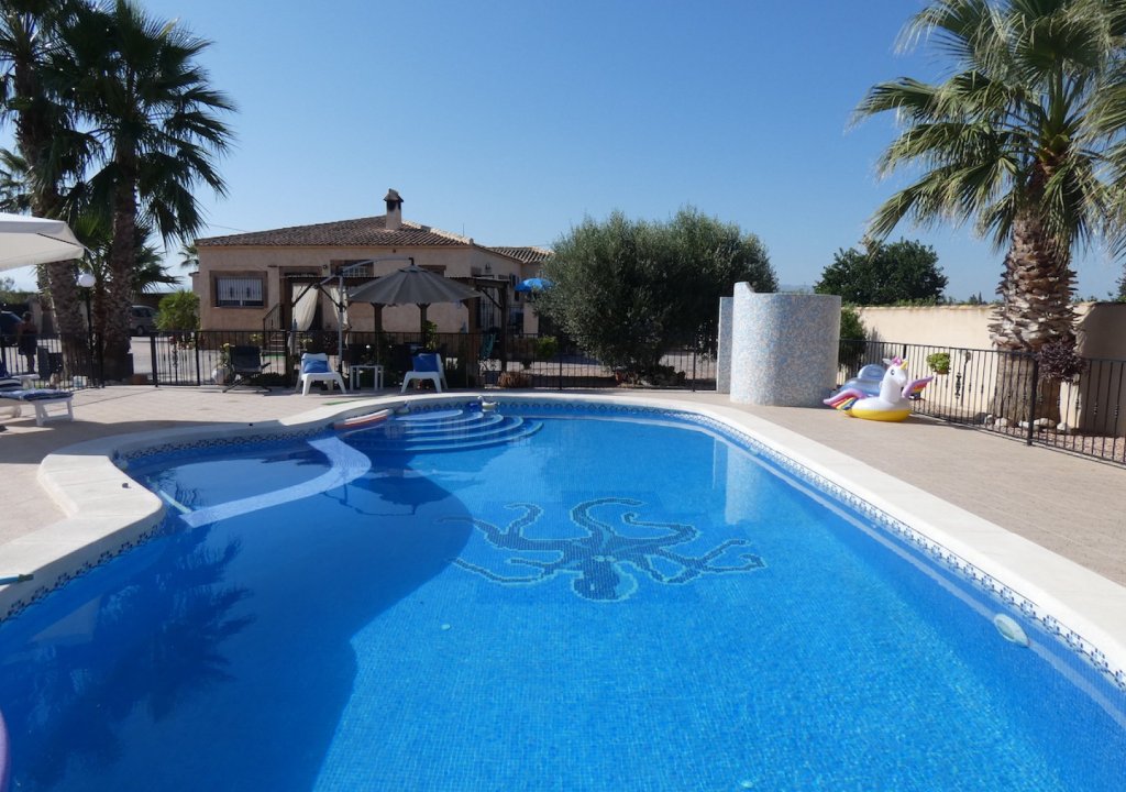 Resale - Country Property - Rafal