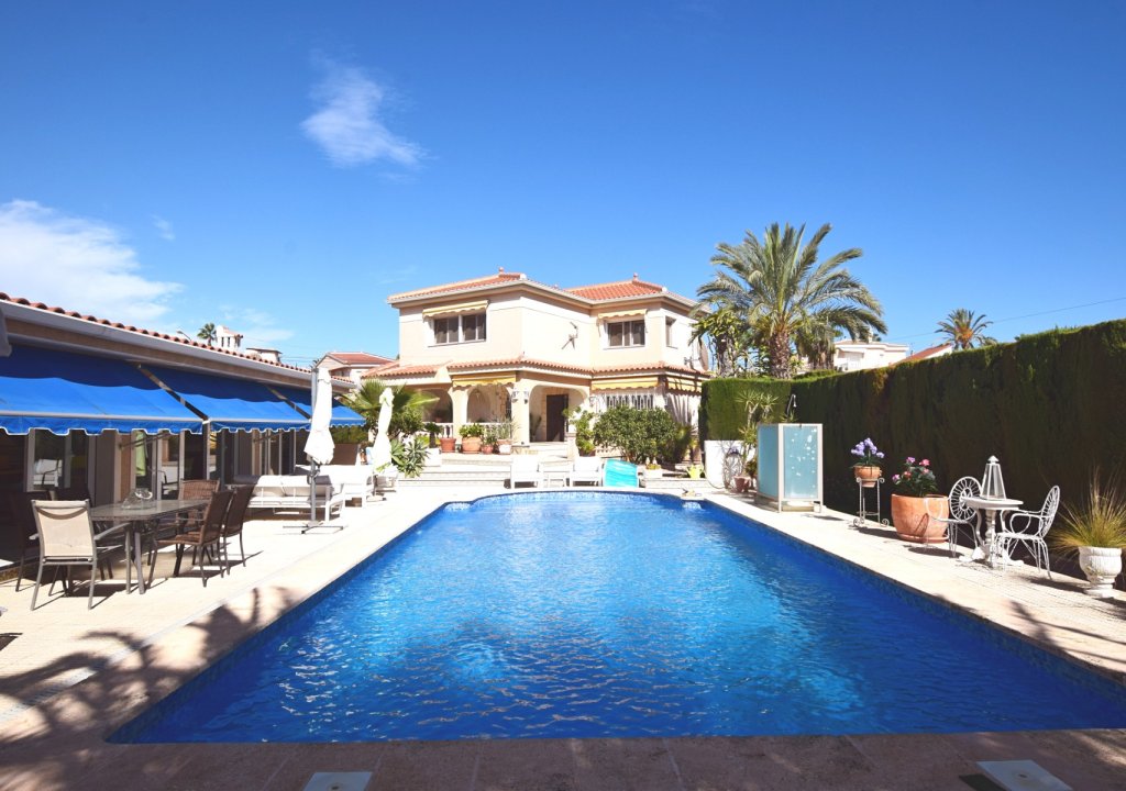 Resale - Detached House / Villa - Ciudad Quesada - Central Quesada