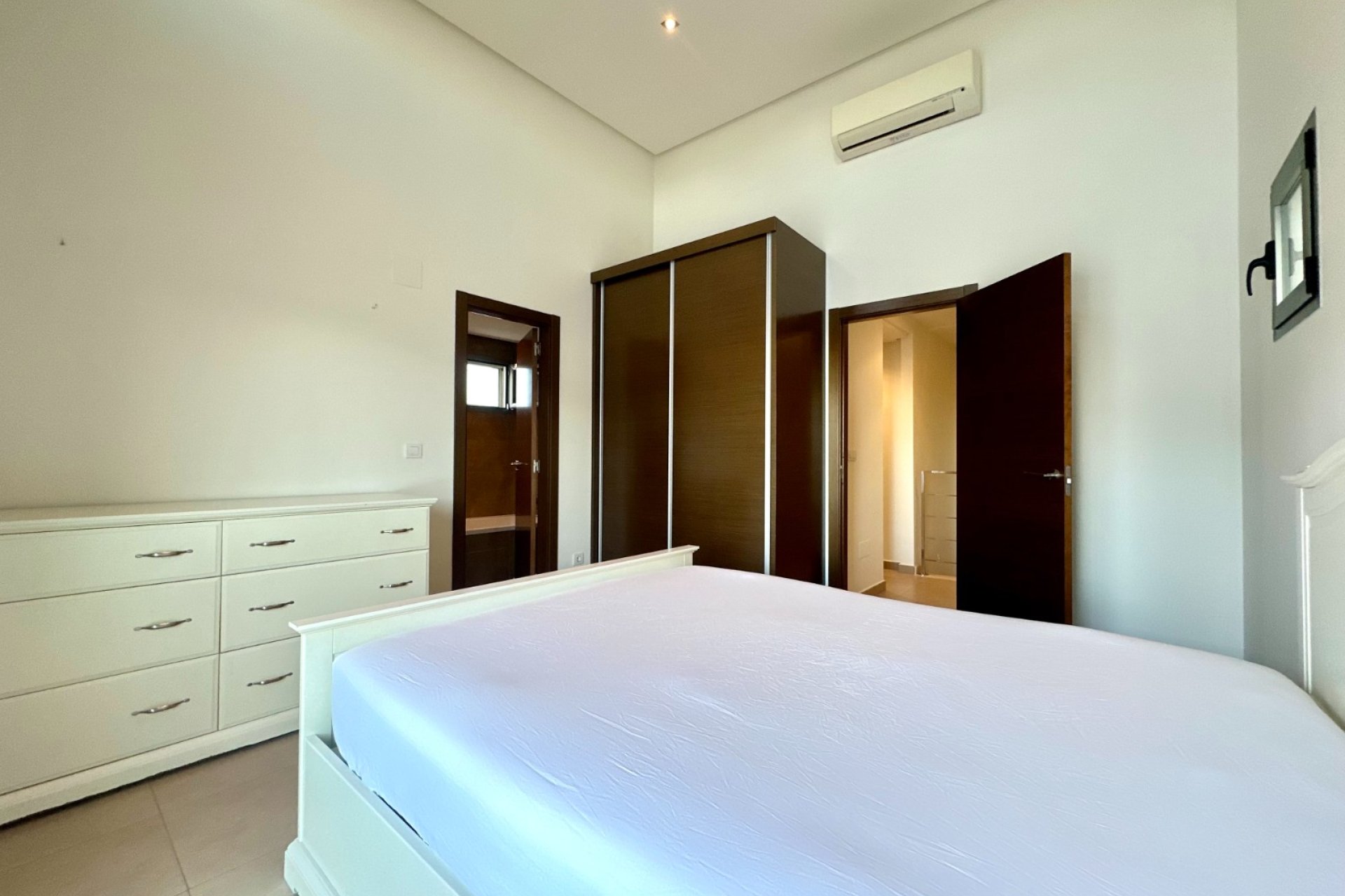 Resale - Detached House / Villa - Cox - Cox - Country