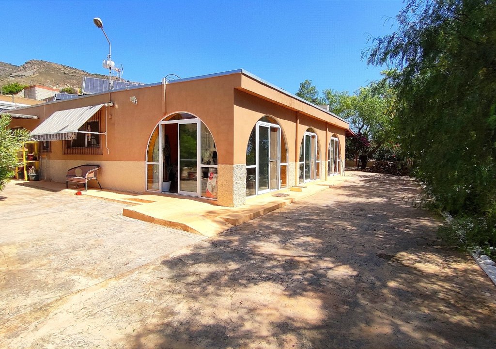 Resale - Detached House / Villa - Crevillente