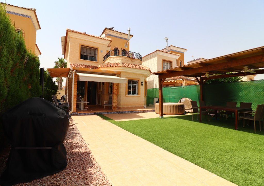 Resale - Detached House / Villa - Guardamar del Segura - El Raso