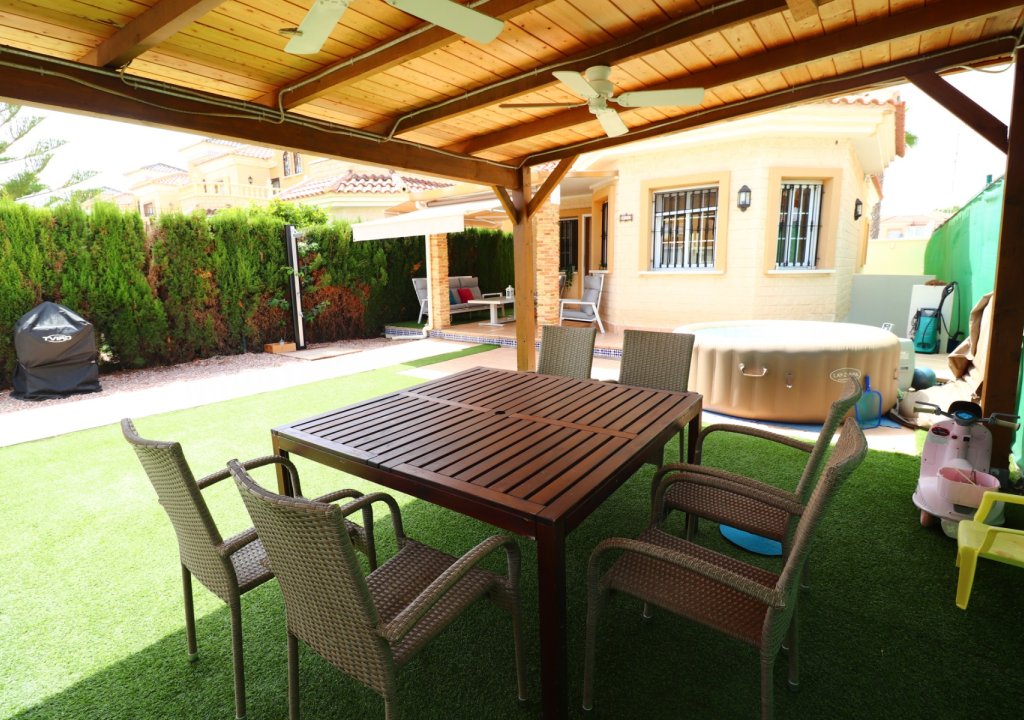 Resale - Detached House / Villa - Guardamar del Segura - El Raso