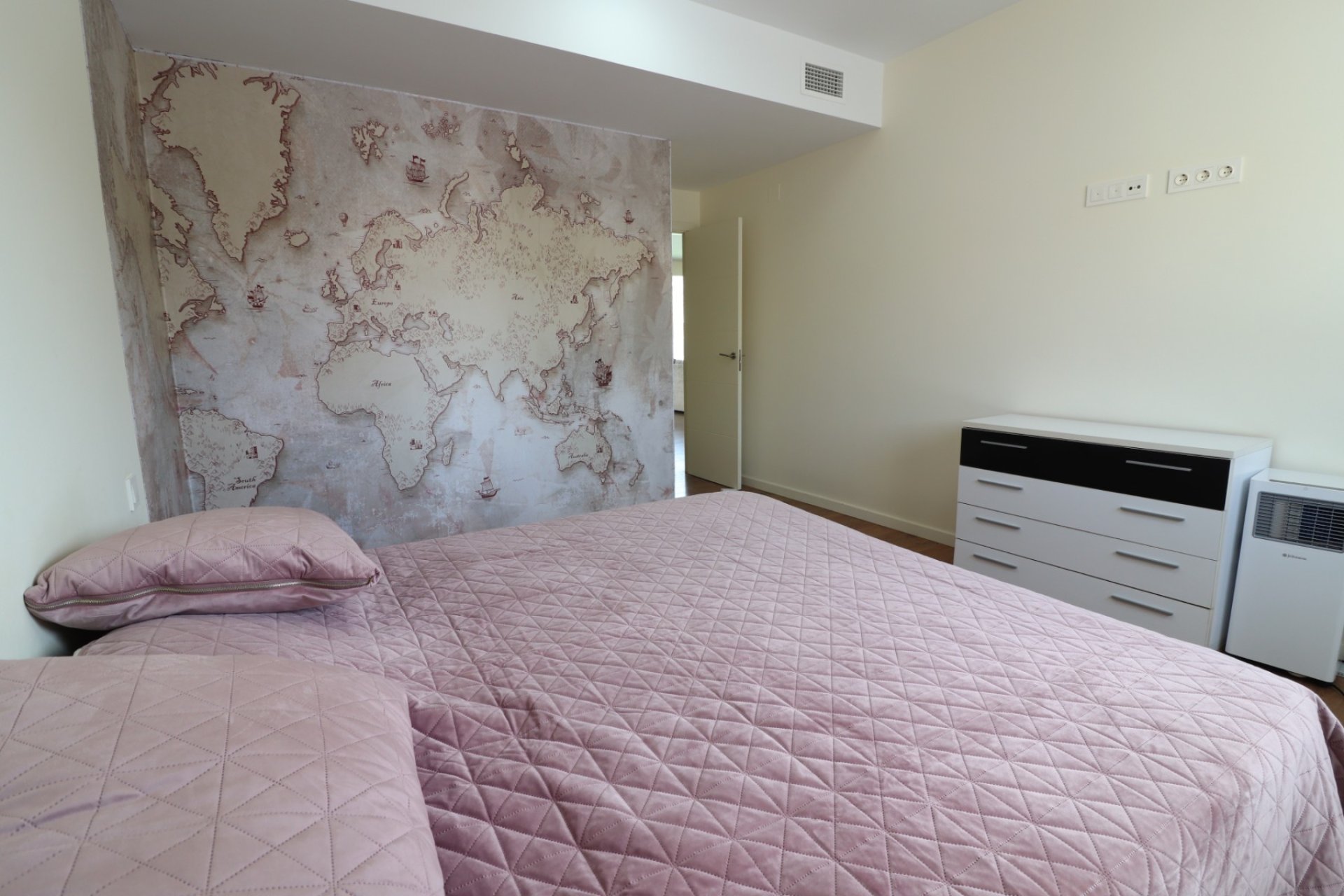 Resale - Detached House / Villa - La Marina - La Marina - Urbanization