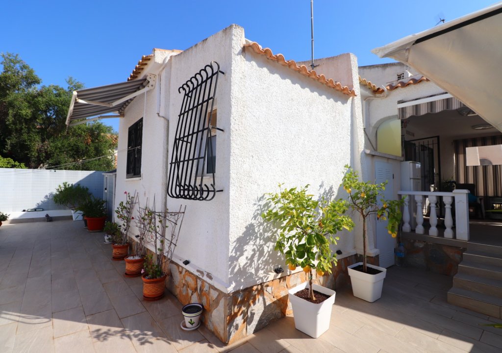 Resale - Detached House / Villa - Orihuela Costa - La Florida