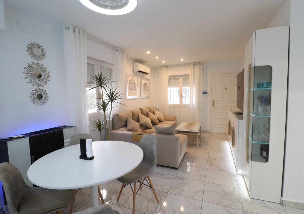 Resale - Detached House / Villa - Orihuela Costa - La Florida