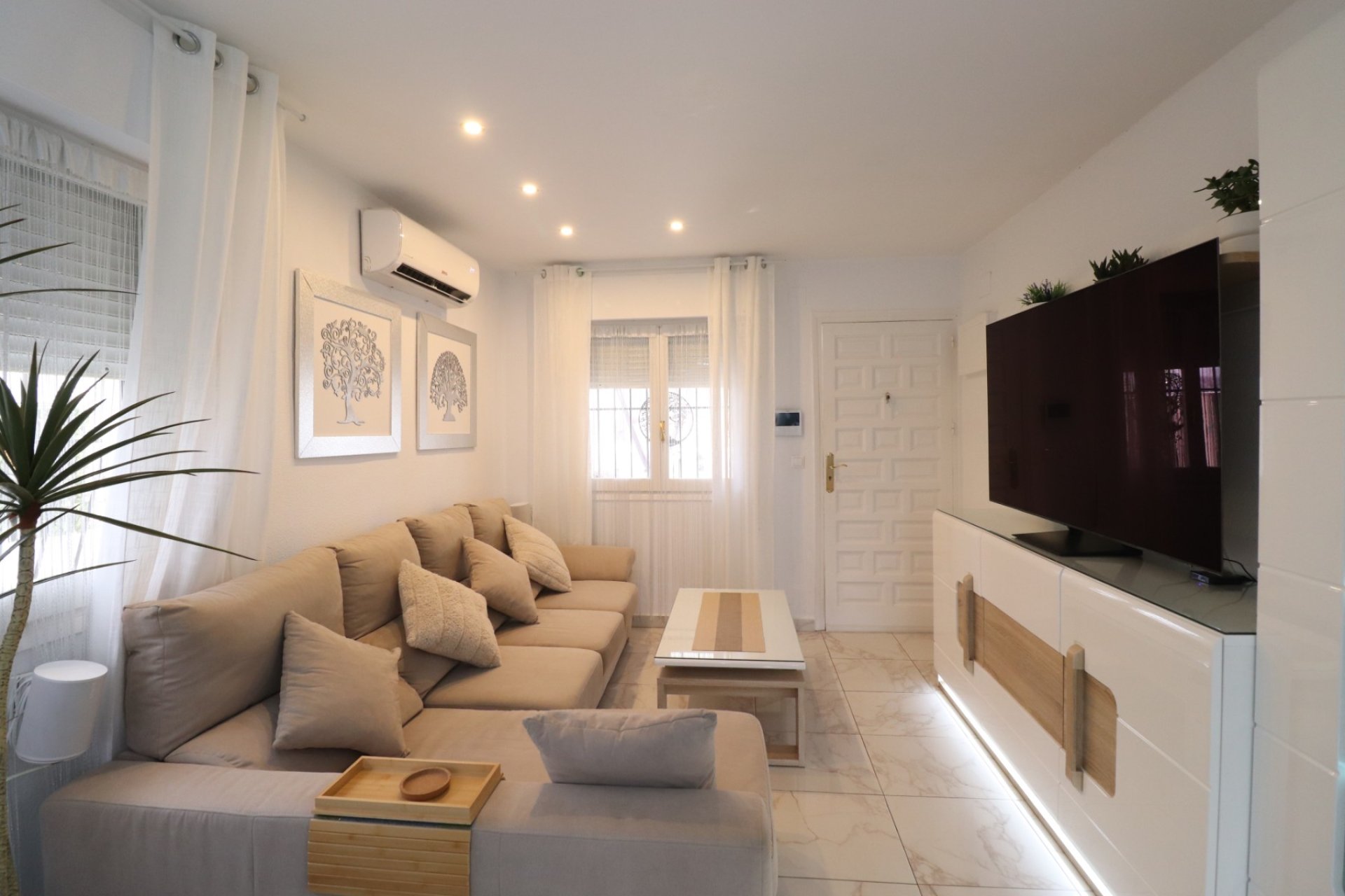 Resale - Detached House / Villa - Orihuela Costa - La Florida