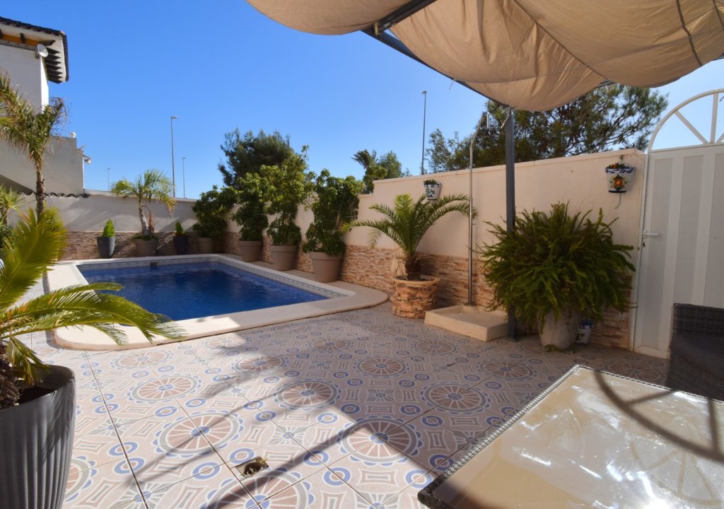 Resale - Detached House / Villa - Orihuela Costa - Playa Flamenca