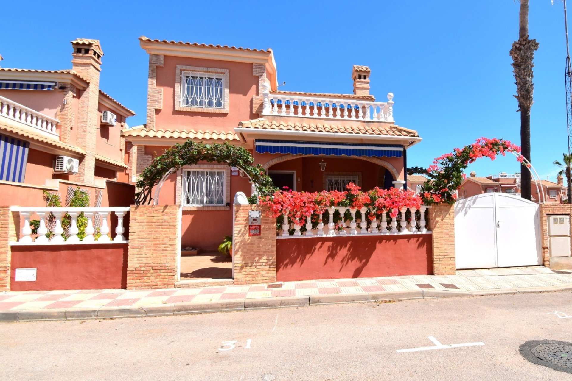 Resale - Detached House / Villa - Orihuela Costa - Playa Flamenca