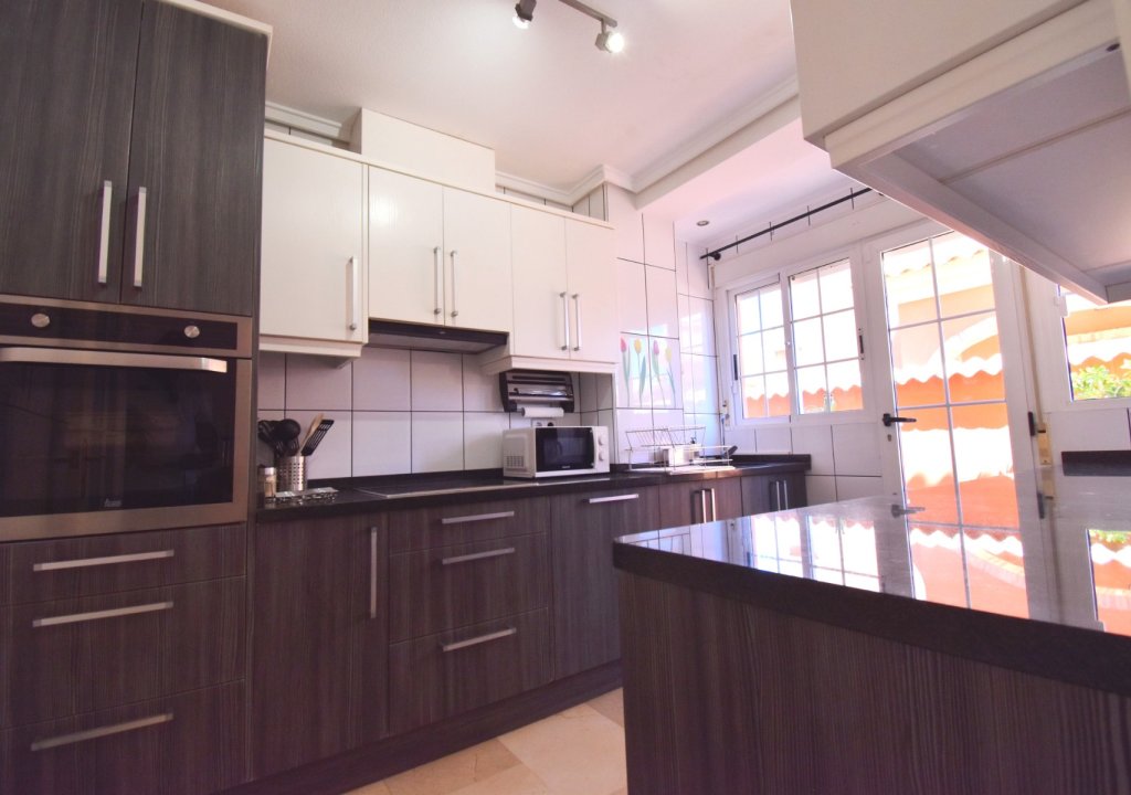 Resale - Detached House / Villa - Orihuela Costa - Playa Flamenca