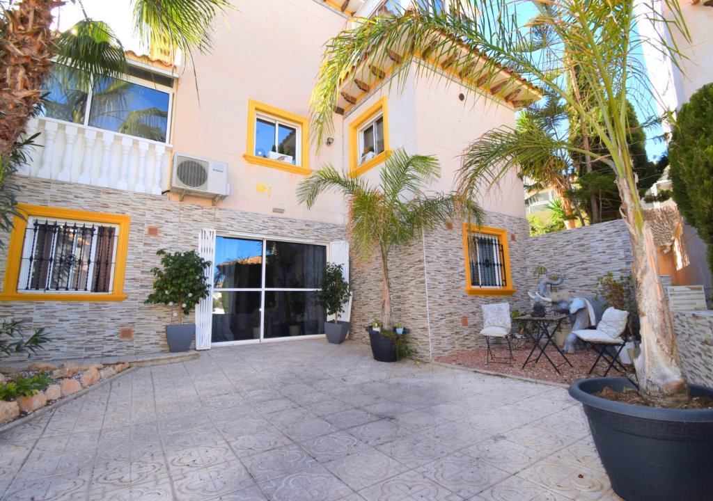 Resale - Detached House / Villa - Orihuela Costa - Playa Flamenca