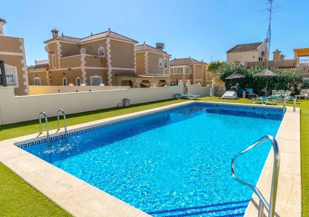 Resale - Detached House / Villa - Orihuela Costa - Villamartín