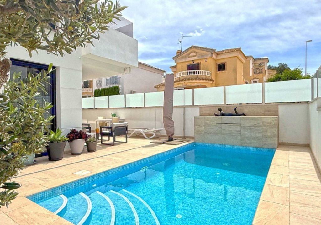 Resale - Detached House / Villa - Orihuela Costa - Villamartín