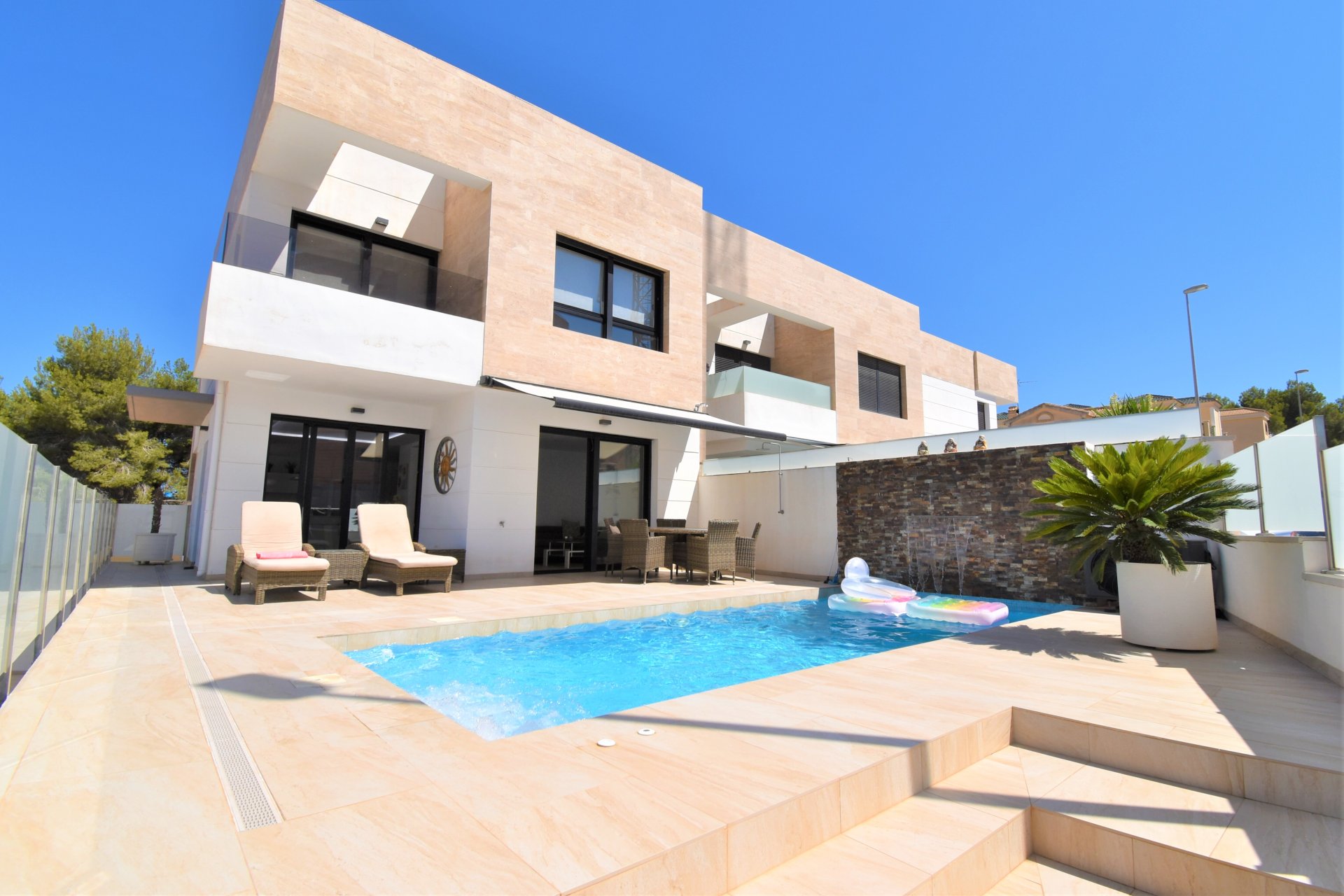 Resale - Detached House / Villa - Orihuela Costa - Villamartin