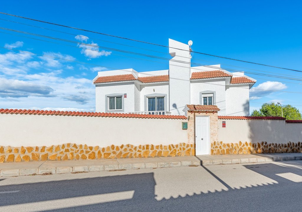 Resale - Detached House / Villa - San Miguel de Salinas