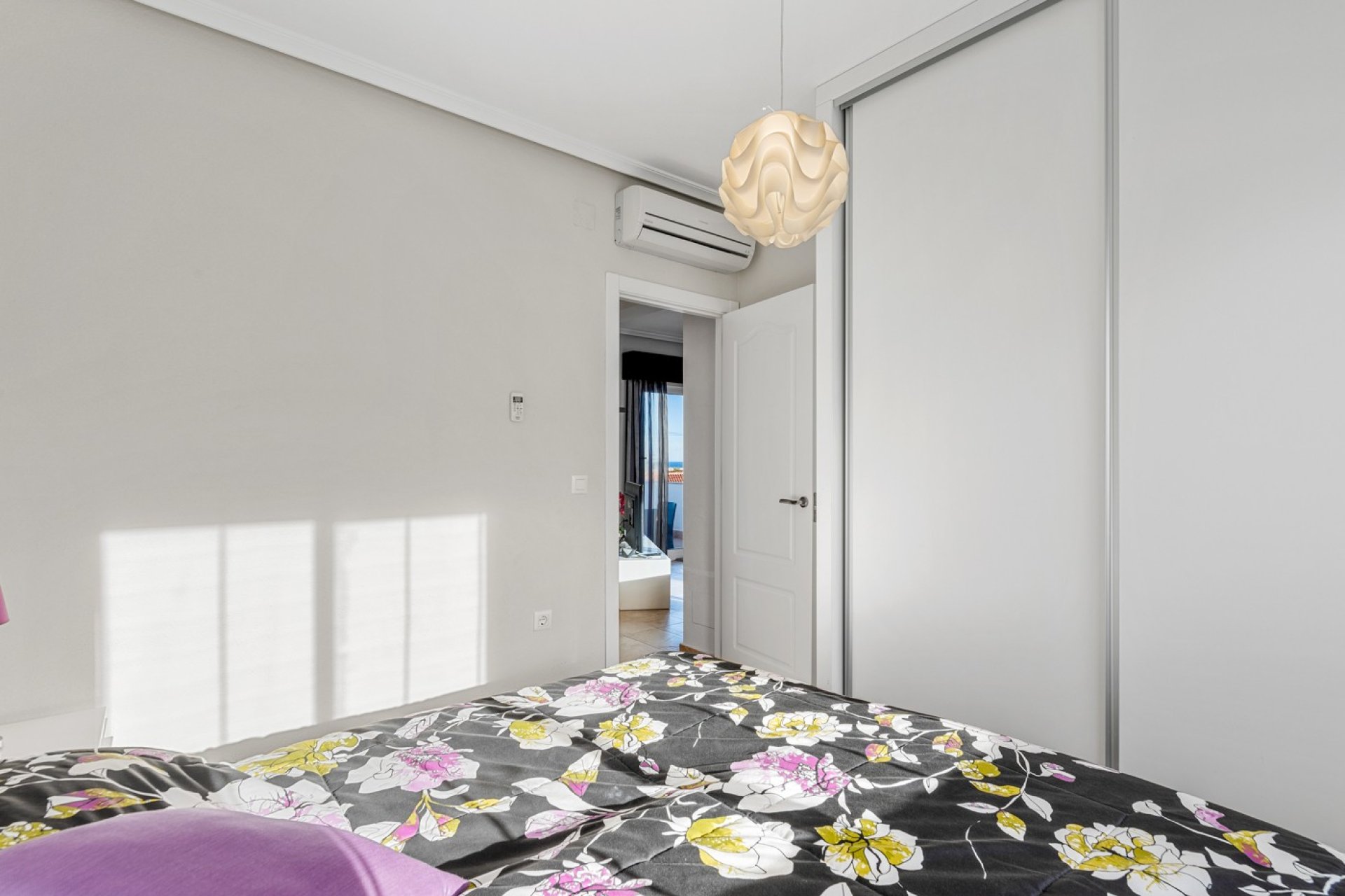Resale - Detached House / Villa - San Miguel de Salinas